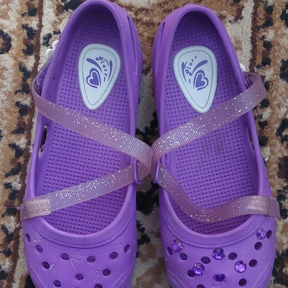 Children's Place Water Shoes, Purple w Rhinestones, floral/glitter strap, Size